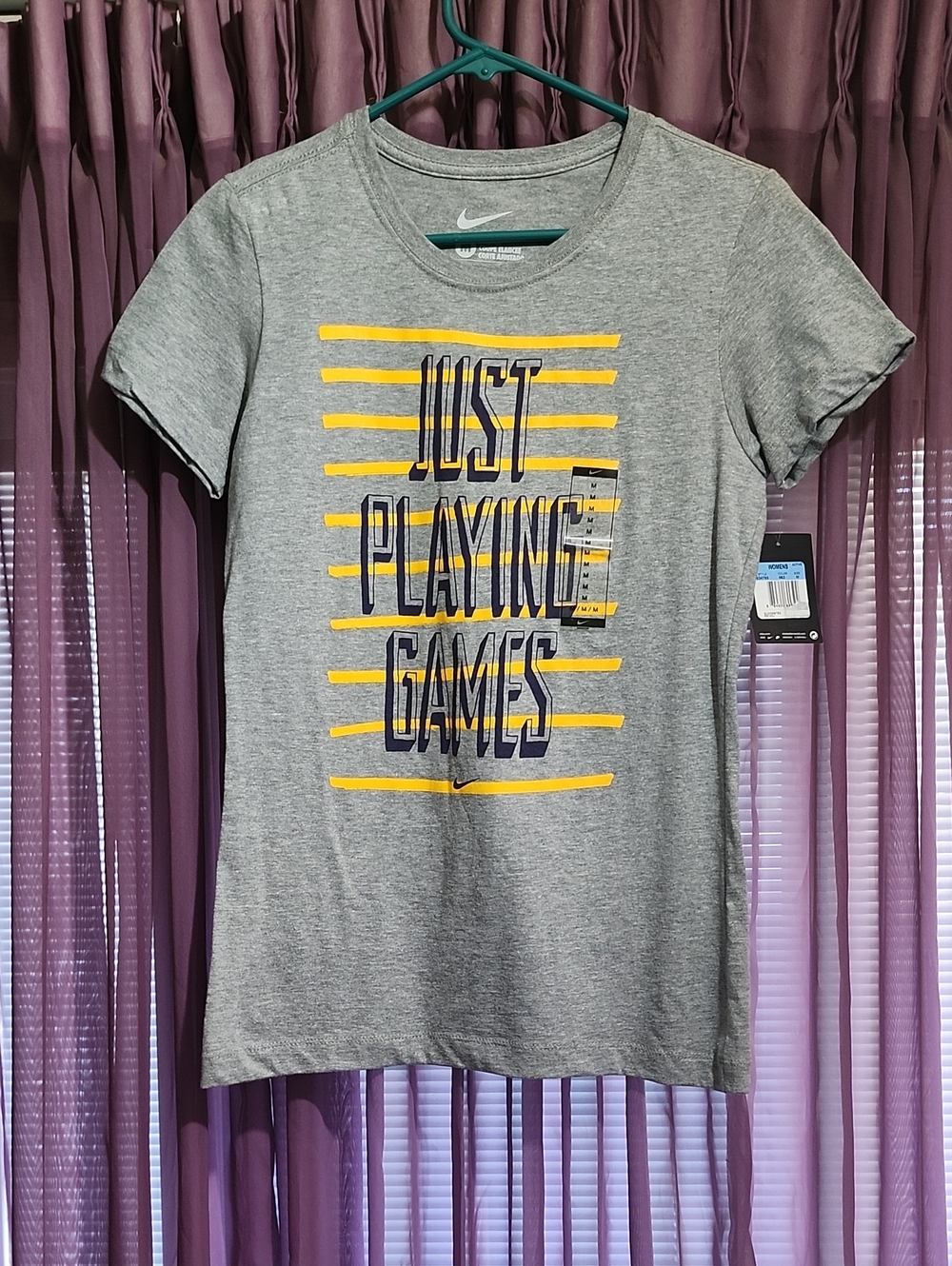 Nike Gray Just Playing Games T-Shirt M